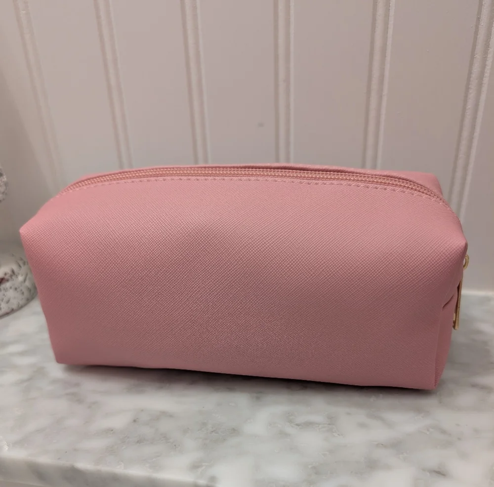 NIB Doucce On the Go Palette With Unbranded Makeup Bag
